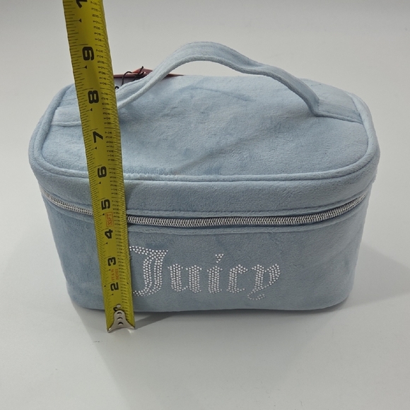Juicy Couture Light Blue Velvet Cosmetic Case - Picture 12 of 16